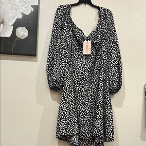 Missguided + Black and White Long Sleeve Dress